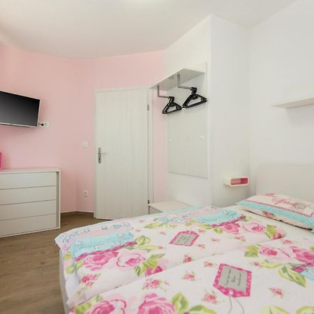 Holiday Home Rea ลาบิน ภายนอก รูปภาพ