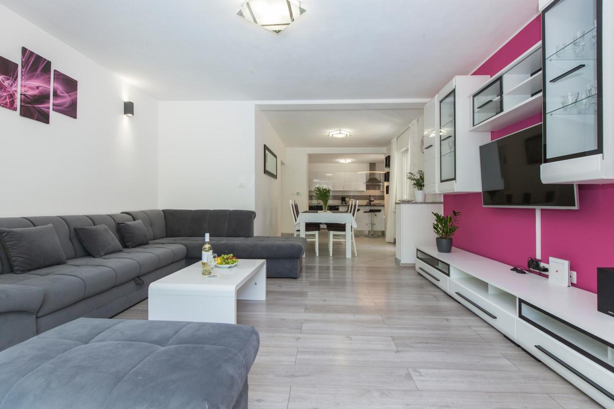 Holiday Home Rea ลาบิน ภายนอก รูปภาพ