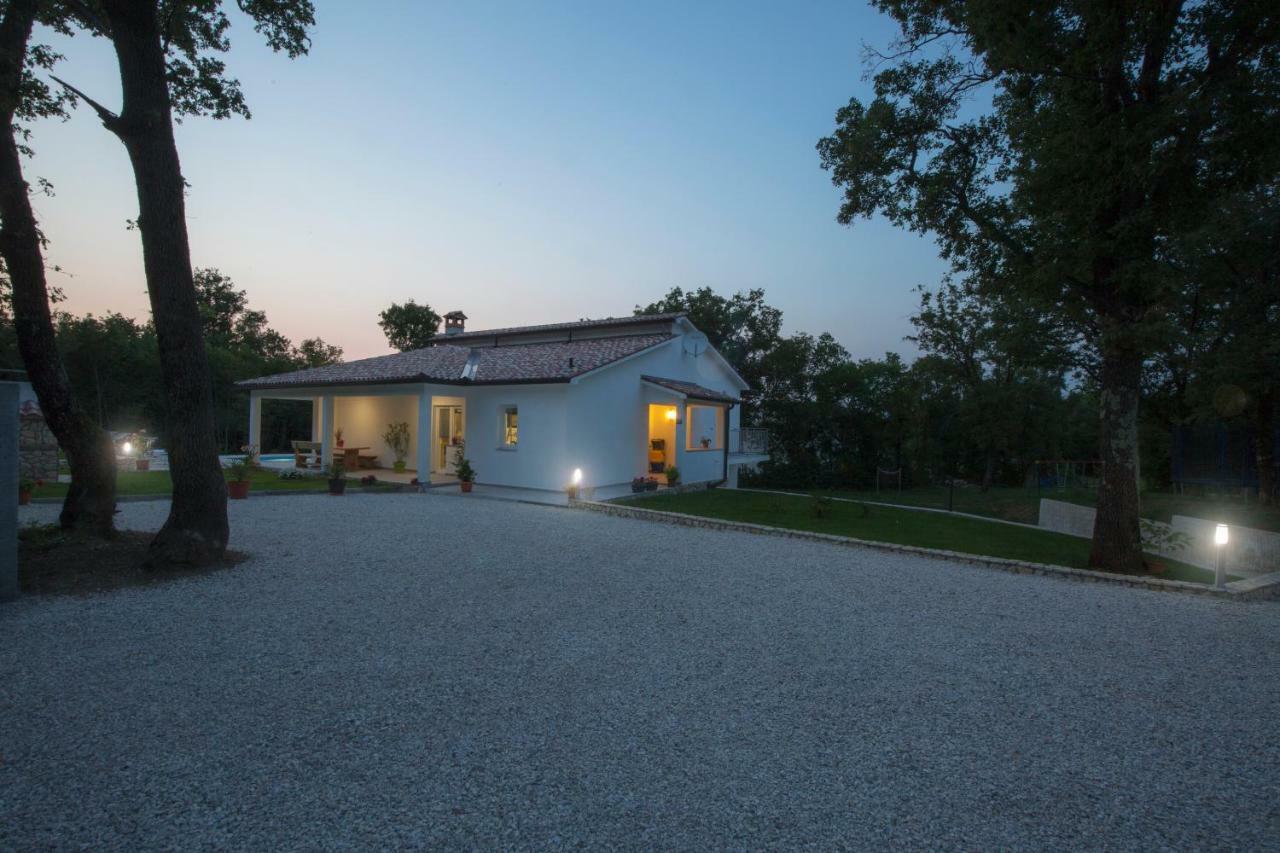Holiday Home Rea ลาบิน ภายนอก รูปภาพ